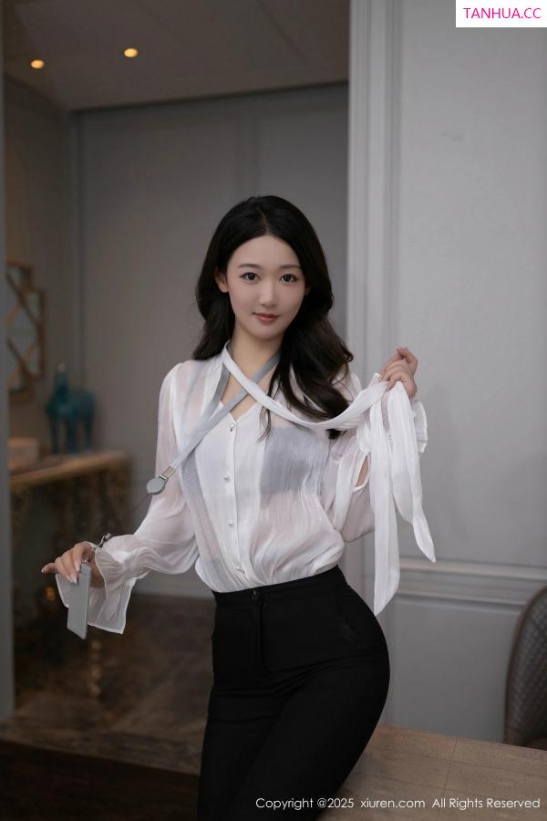 唐安琪  [XiuRen]高清写真图 2025.03.03 No.9960 唐安琪 黑丝美腿第4张图片